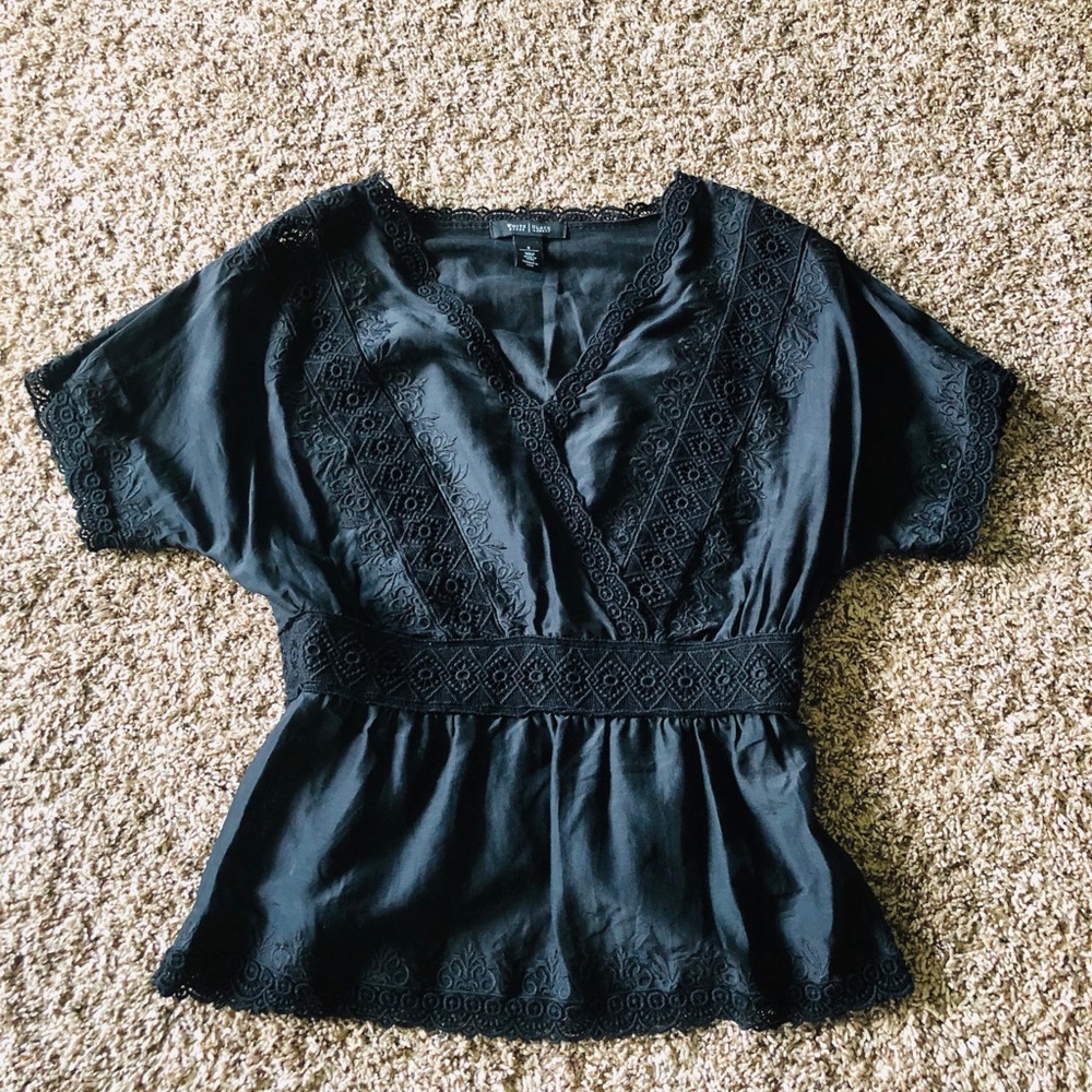 Women’s black boho top